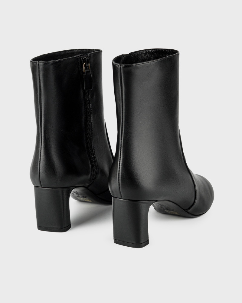 Ботильйони