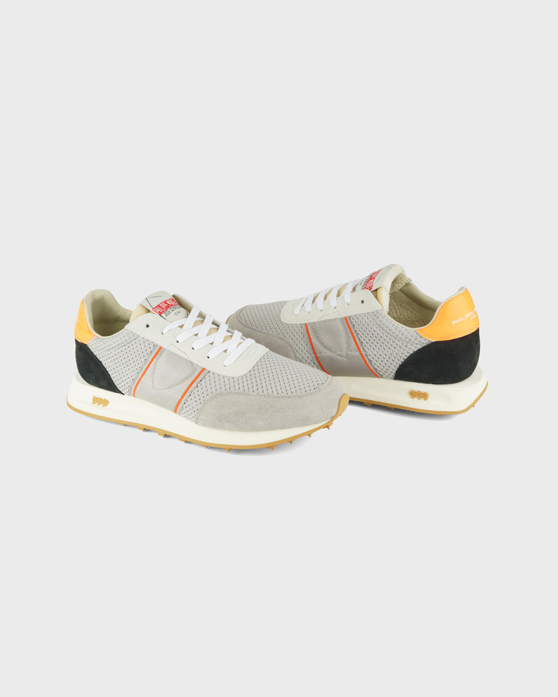 Кроссовки