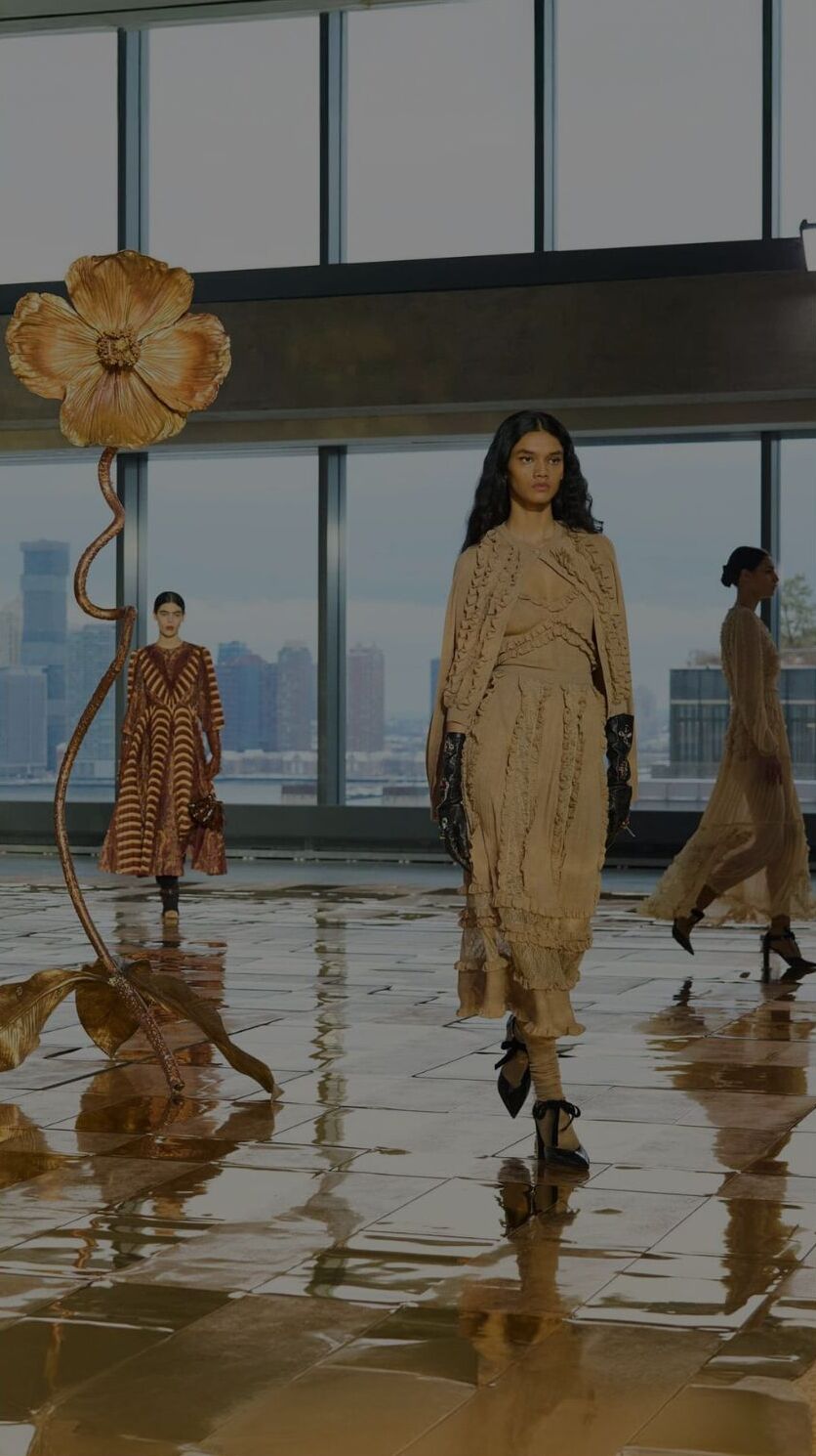 Изделия с показов, которые ищут